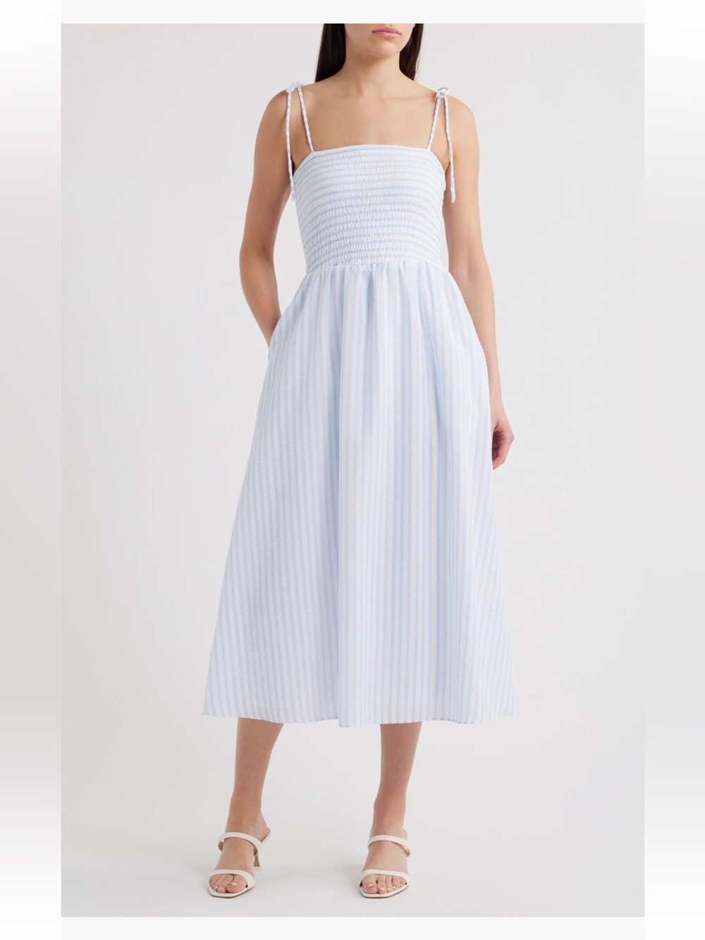 Julia Jordan Tie Shoulder Smocked
Midi Maxi Dress seersucker white blue 10 NWT